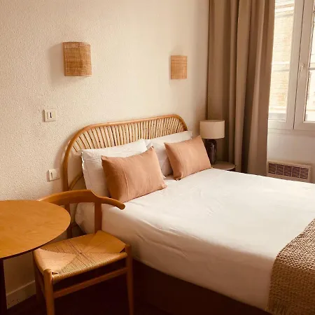 Le Britannic - Centre Gare- Hotel